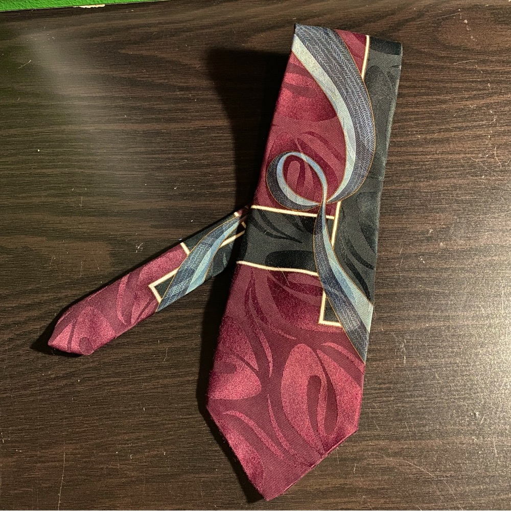 Burgundy & Black Haggar Mens’ Tie